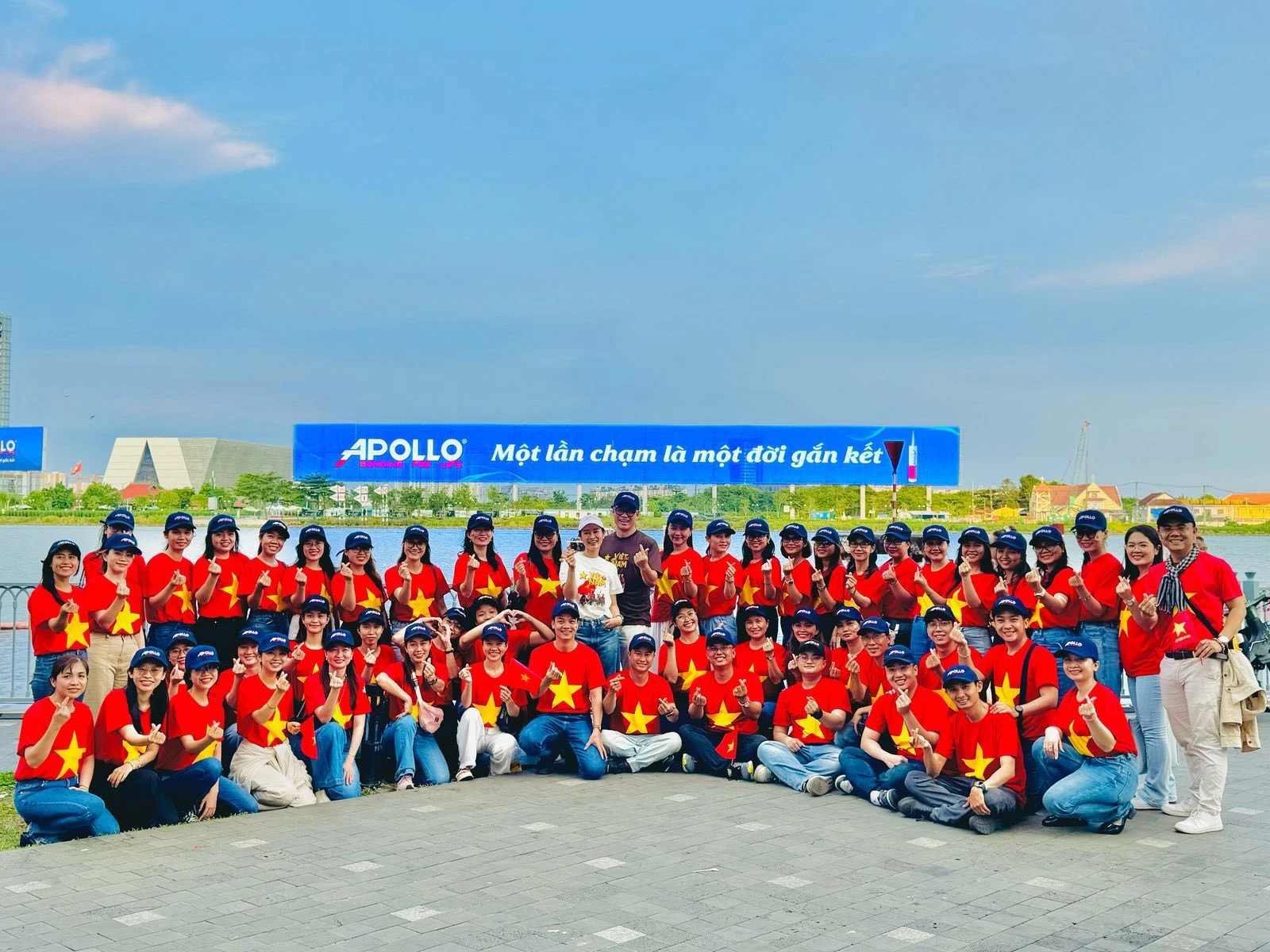 Apollo Silicone - Tự hào dân tộc, một lần chạm là một đời gắn kết